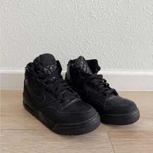 NIKE Air Assault, women’s, sz 7.5